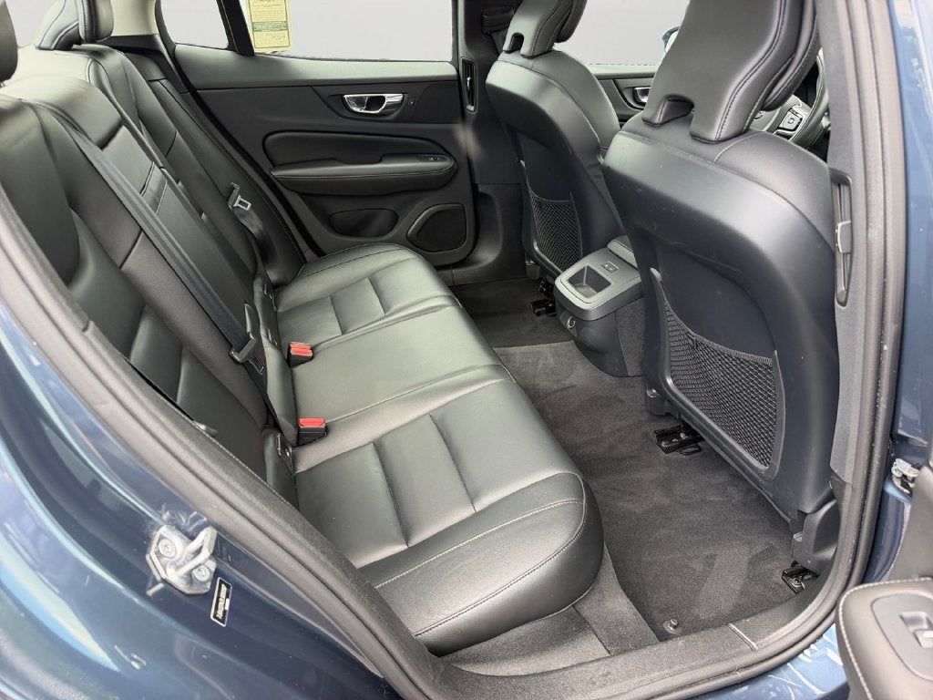 2020 Volvo S60 T6 Momentum