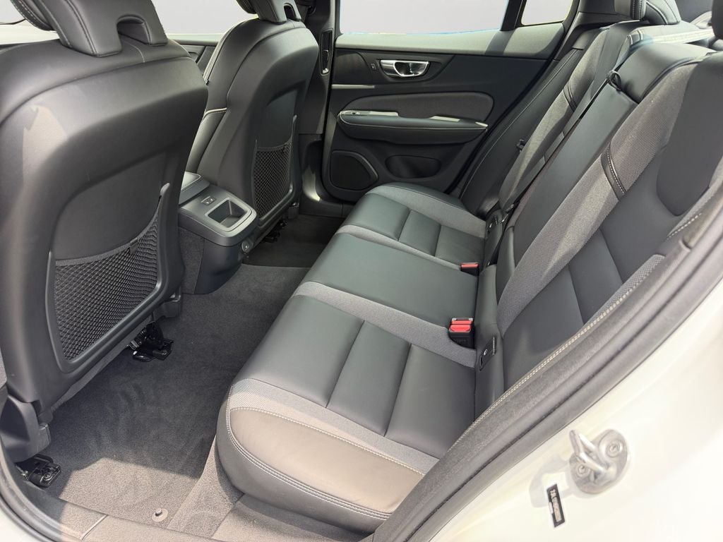 2024 Volvo S60 B5 Plus Black Edition