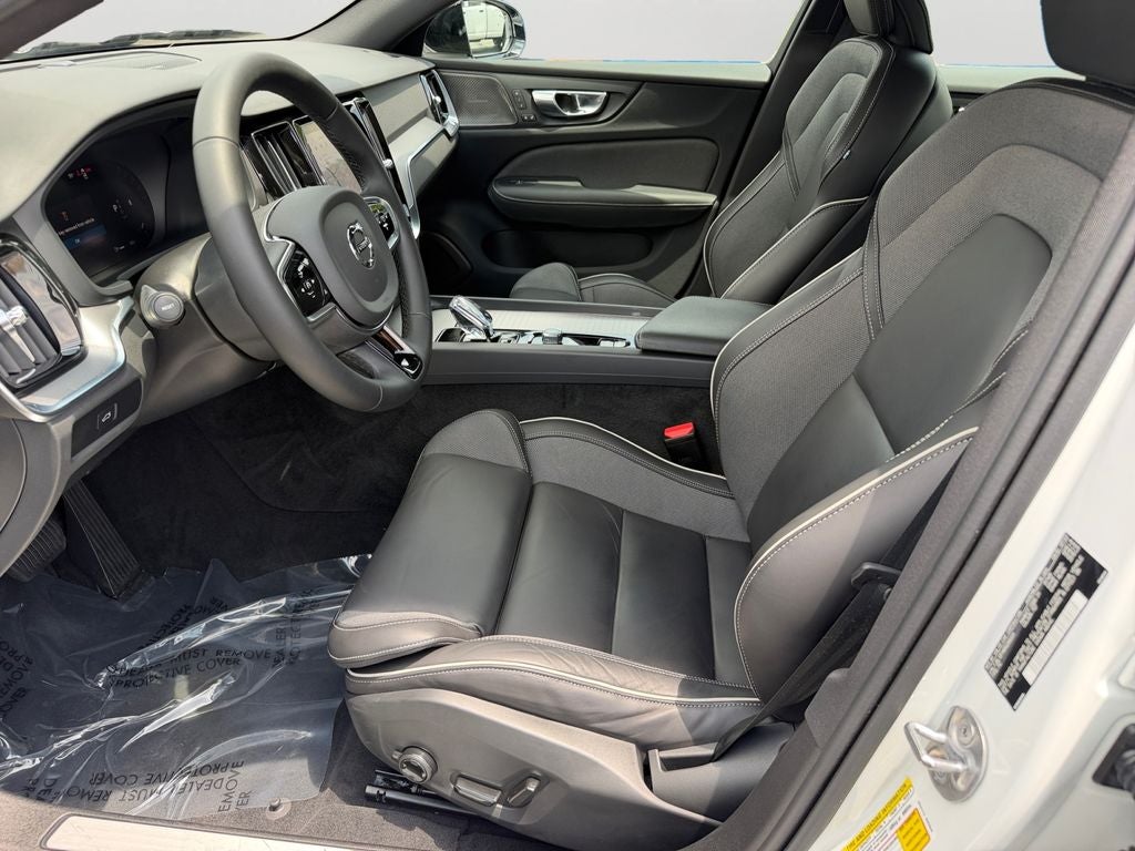 2024 Volvo S60 B5 Plus Black Edition