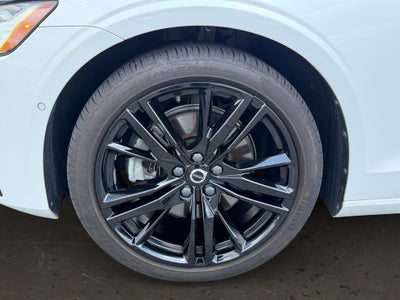 2024 Volvo S60 B5 Plus Black Edition