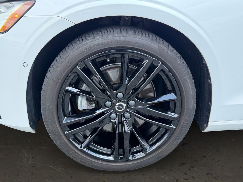 2024 Volvo S60 B5 Plus Black Edition