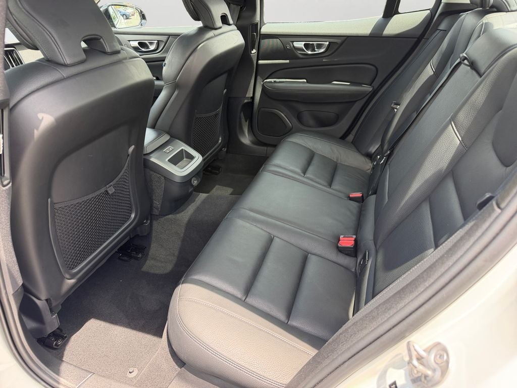 2024 Volvo S60 B5 Plus Dark Theme