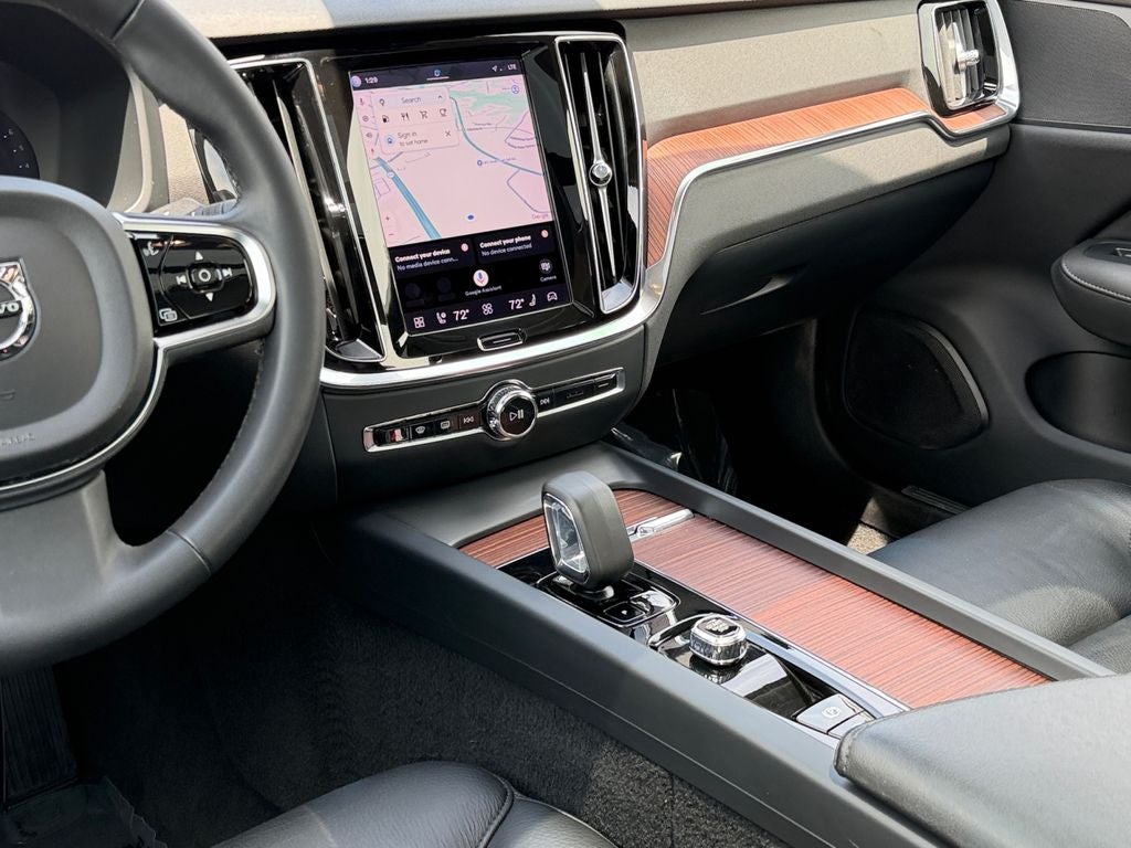 2024 Volvo S60 B5 Plus Dark Theme