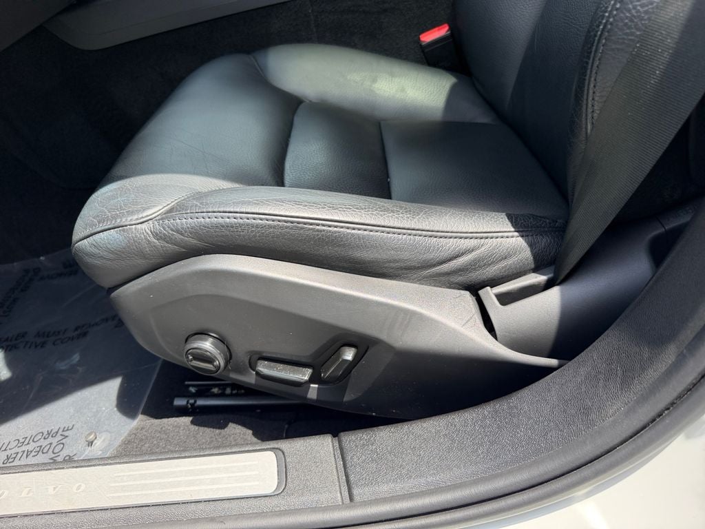 2024 Volvo S60 B5 Plus Dark Theme
