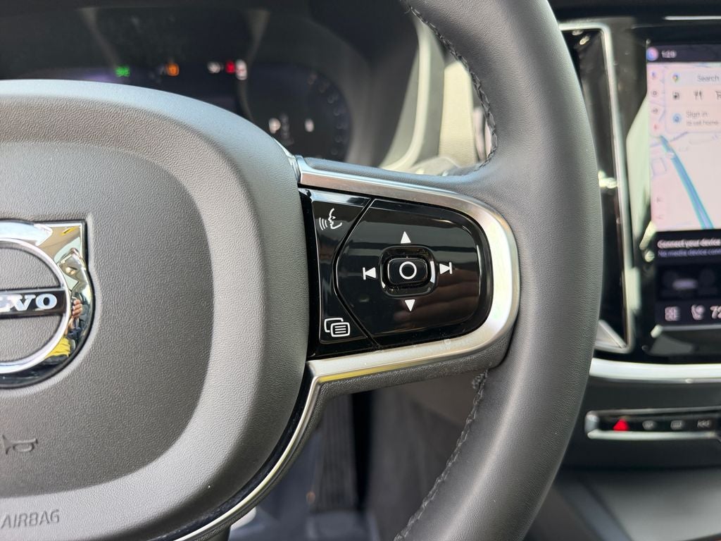 2024 Volvo S60 B5 Plus Dark Theme