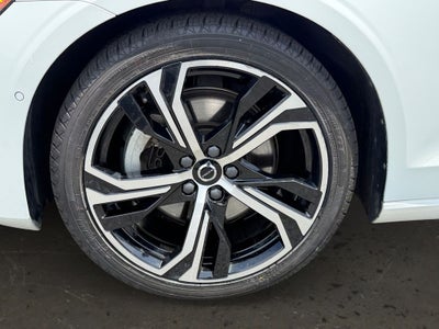 2024 Volvo S60 B5 Plus Dark Theme