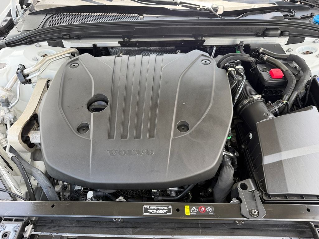 2024 Volvo S60 B5 Plus Dark Theme