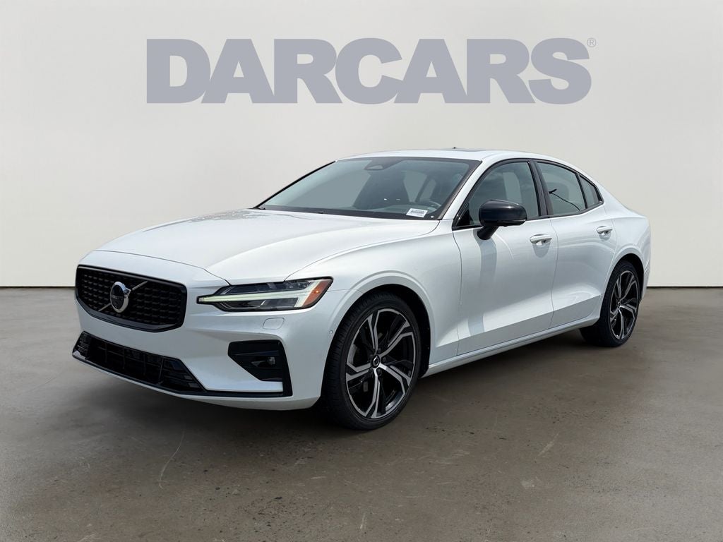 2024 Volvo S60 B5 Plus Dark Theme