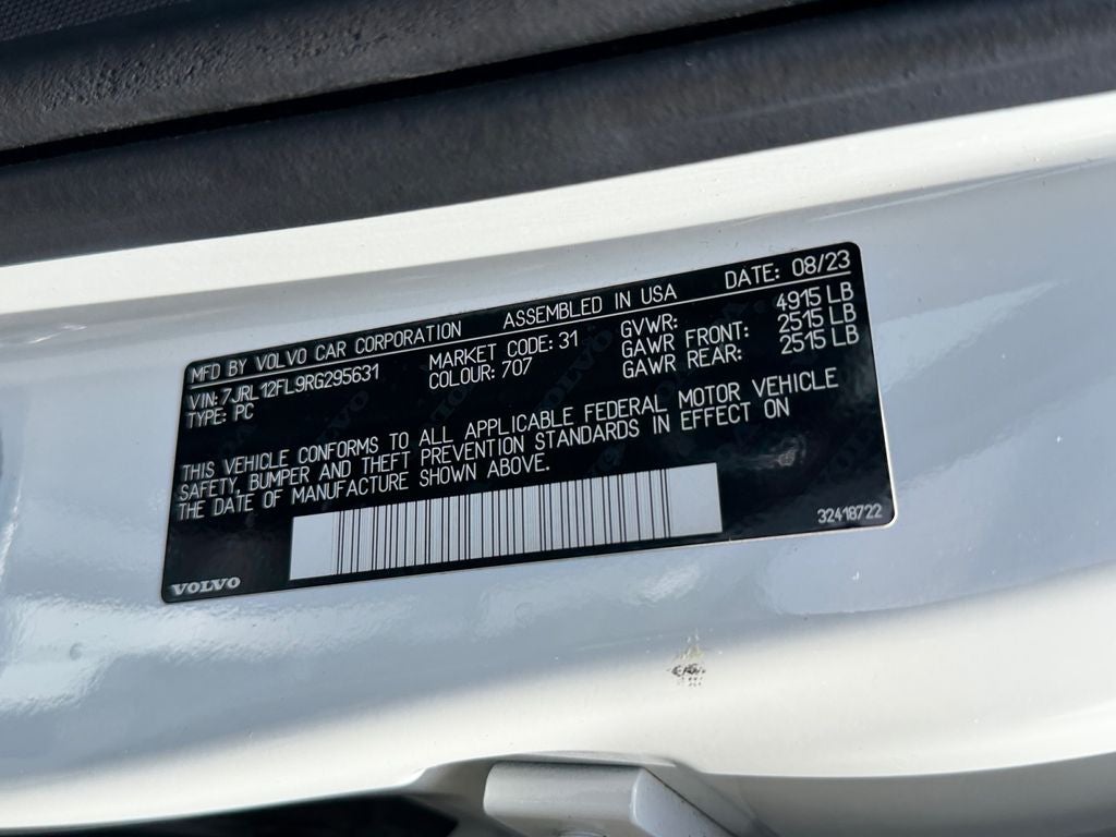 2024 Volvo S60 B5 Plus Dark Theme