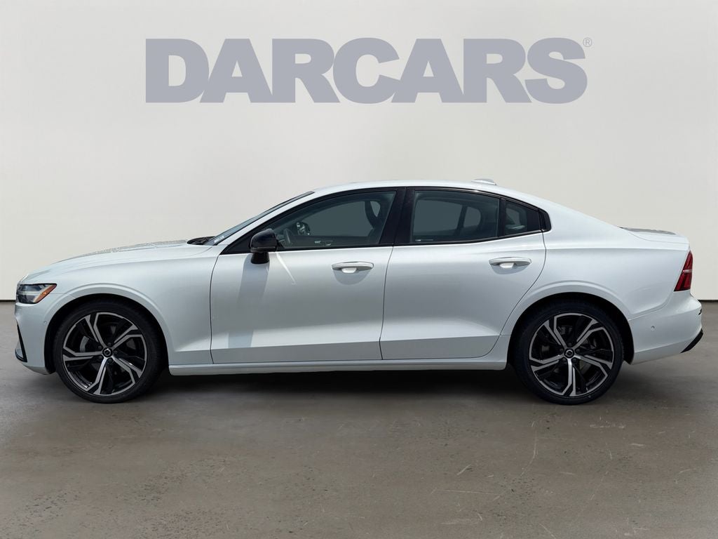 2024 Volvo S60 B5 Plus Dark Theme