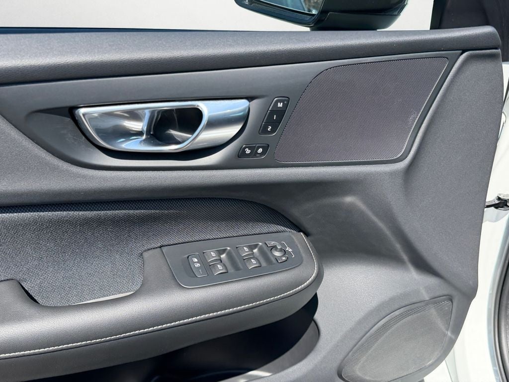 2024 Volvo S60 B5 Plus Black Edition