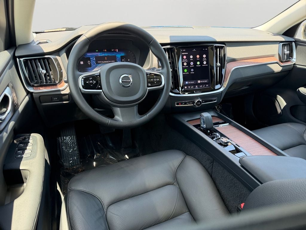 2024 Volvo S60 B5 Plus Dark Theme