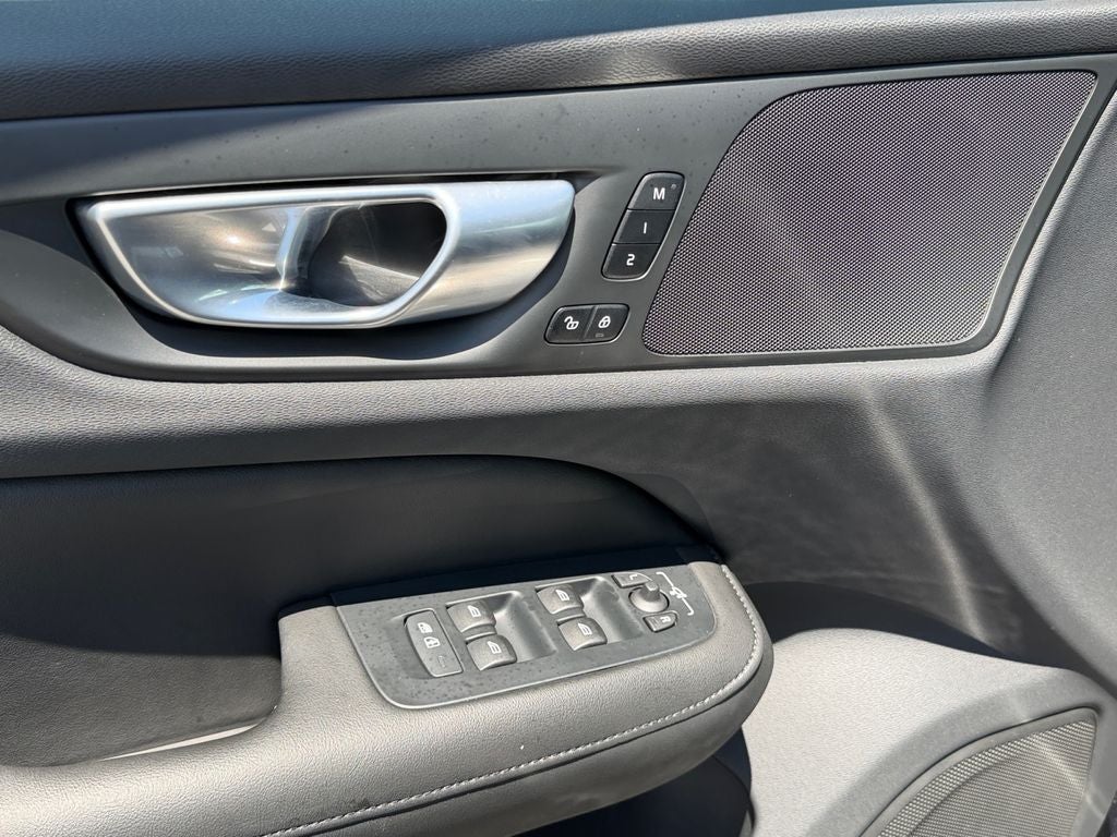 2024 Volvo S60 B5 Plus Dark Theme