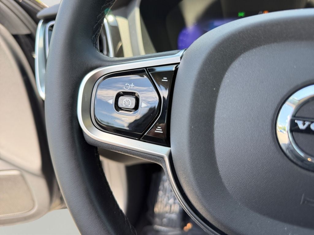 2024 Volvo S60 B5 Plus Dark Theme