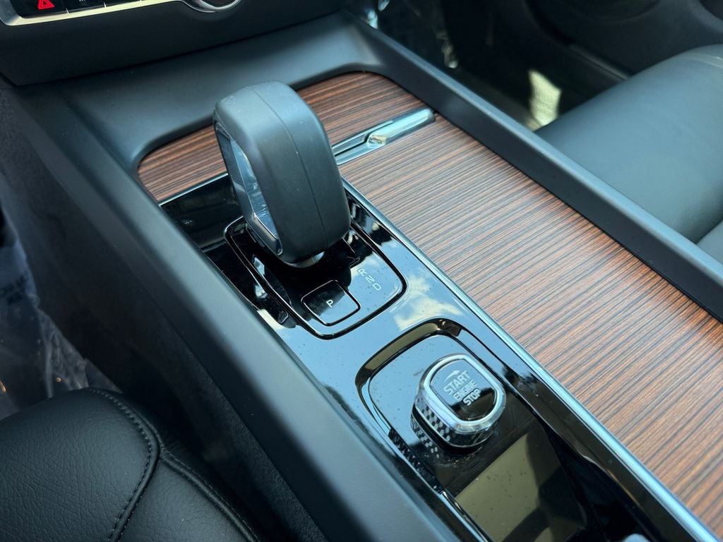 2024 Volvo S60 B5 Plus Dark Theme