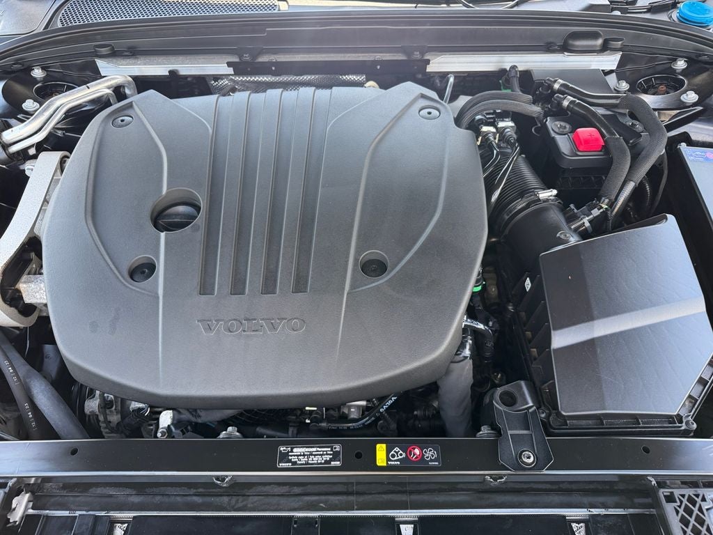 2024 Volvo S60 B5 Plus Dark Theme