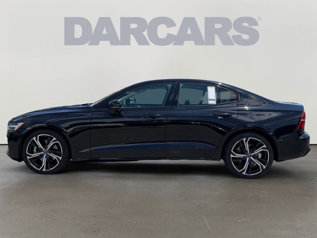 2024 Volvo S60 B5 Plus Dark Theme