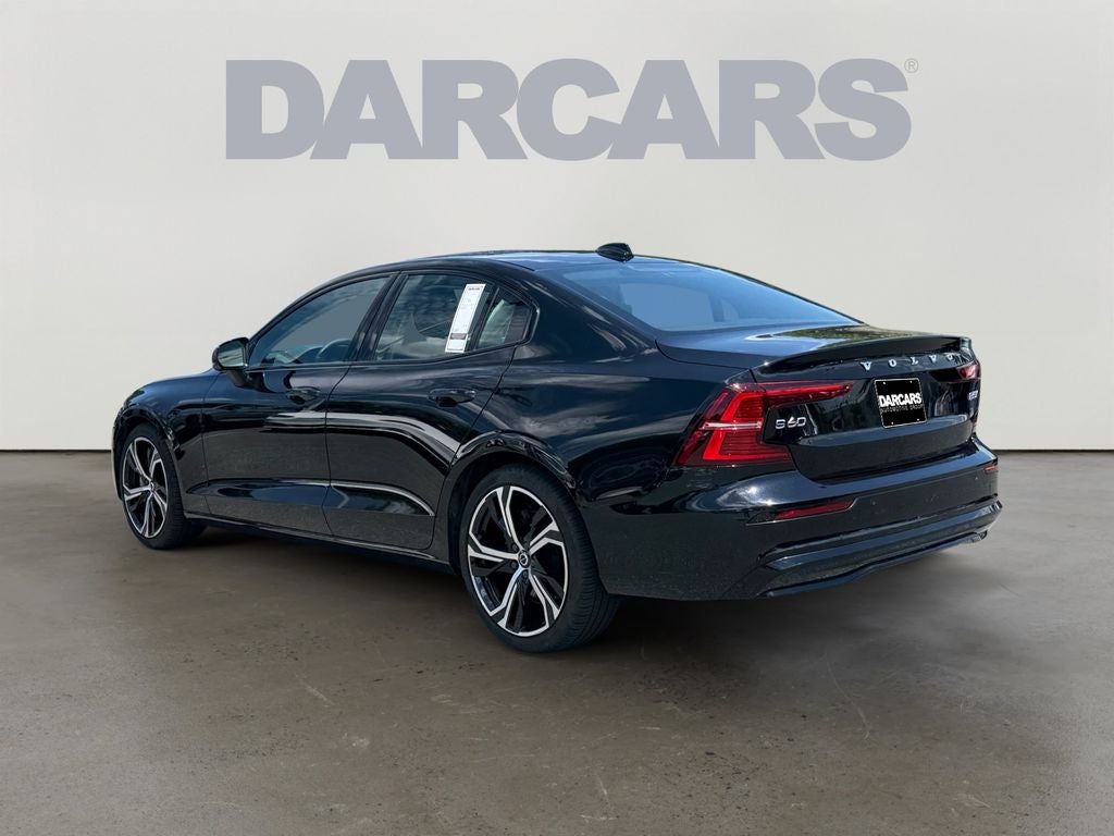 2024 Volvo S60 B5 Plus Dark Theme