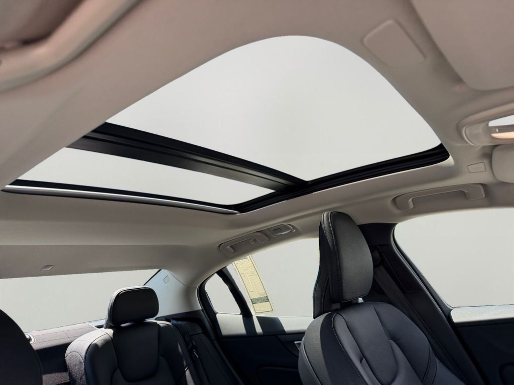 2024 Volvo S60 B5 Plus Dark Theme