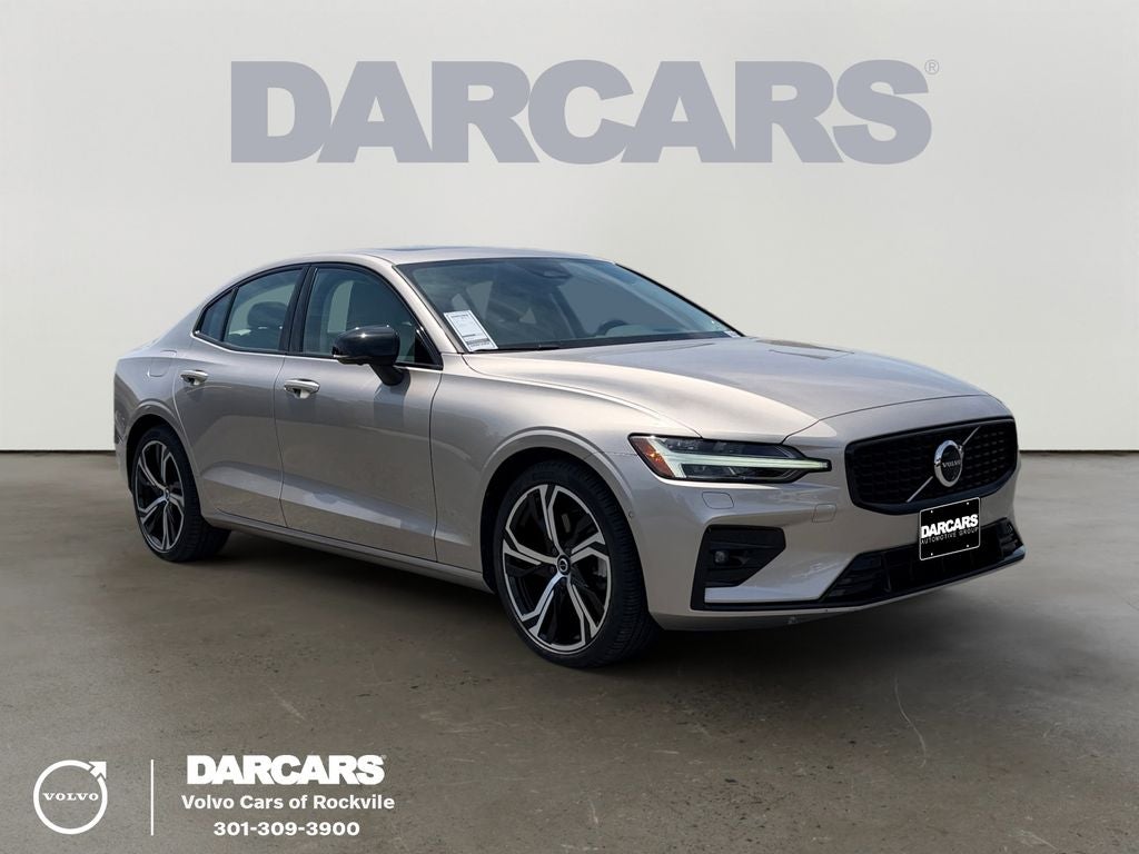 2024 Volvo S60 B5 Plus Dark Theme