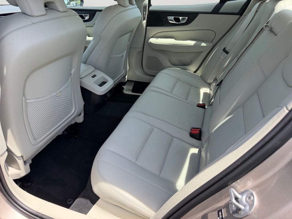 2024 Volvo S60 B5 Plus Dark Theme