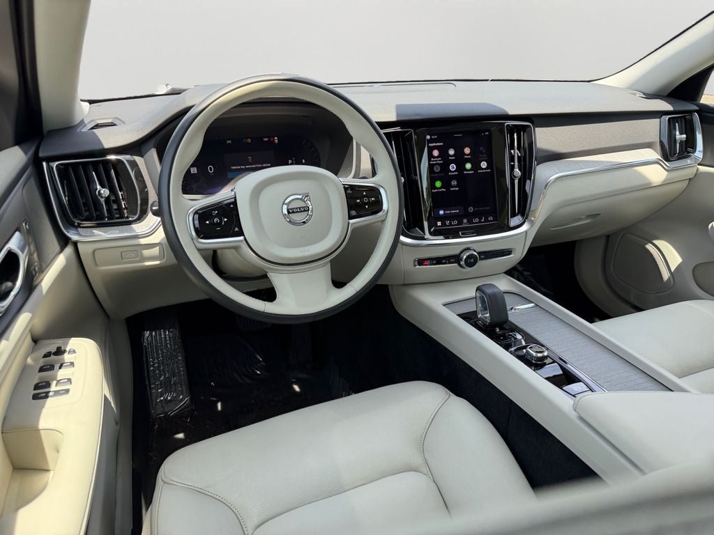 2024 Volvo S60 B5 Plus Dark Theme