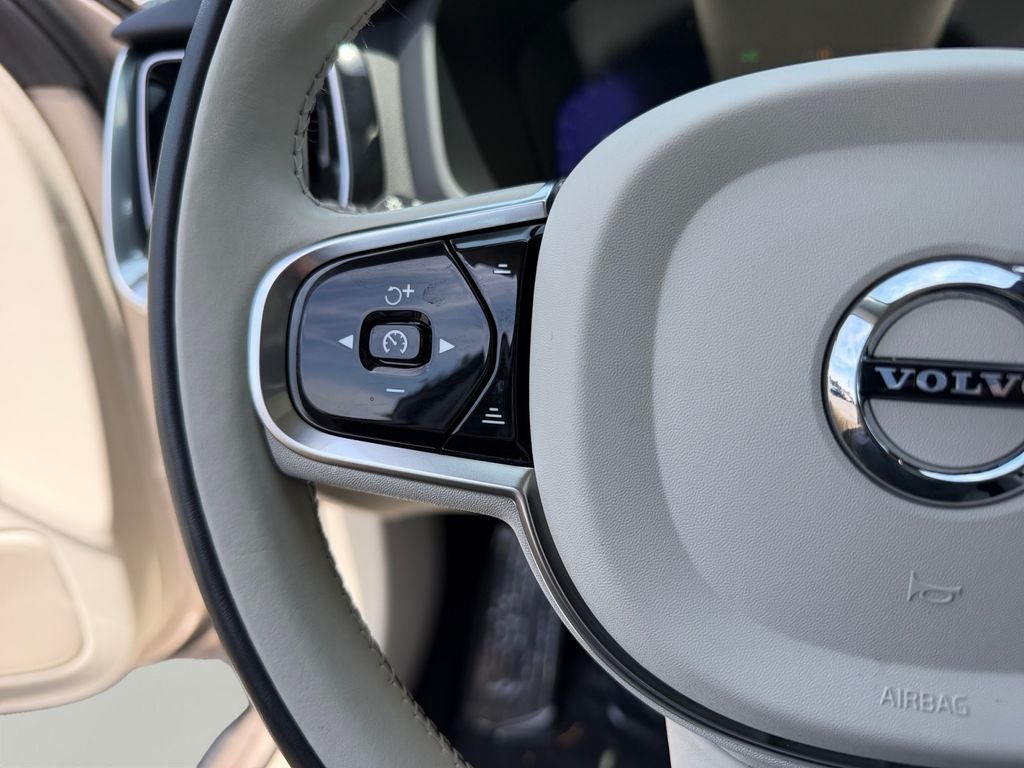 2024 Volvo S60 B5 Plus Dark Theme