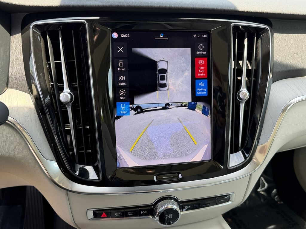 2024 Volvo S60 B5 Plus Dark Theme