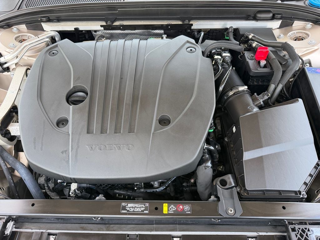 2024 Volvo S60 B5 Plus Dark Theme