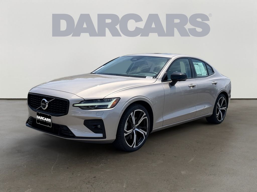 2024 Volvo S60 B5 Plus Dark Theme