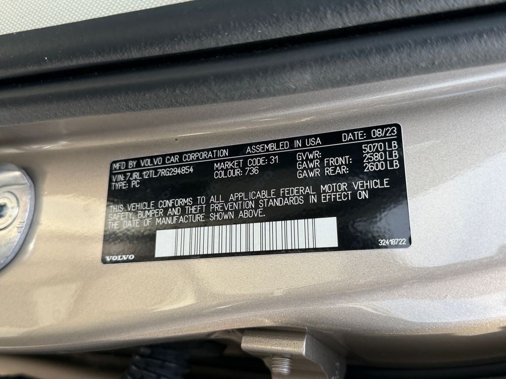 2024 Volvo S60 B5 Plus Dark Theme