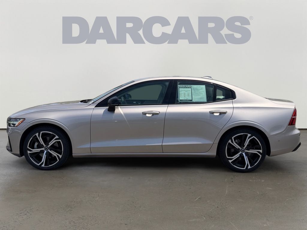 2024 Volvo S60 B5 Plus Dark Theme