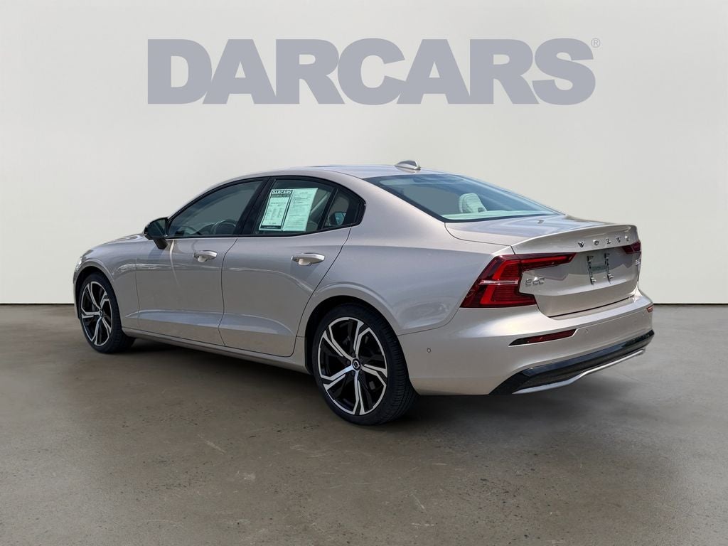 2024 Volvo S60 B5 Plus Dark Theme