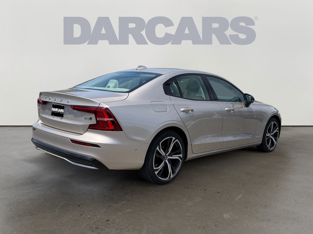 2024 Volvo S60 B5 Plus Dark Theme