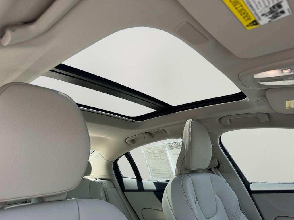 2024 Volvo S60 B5 Plus Dark Theme