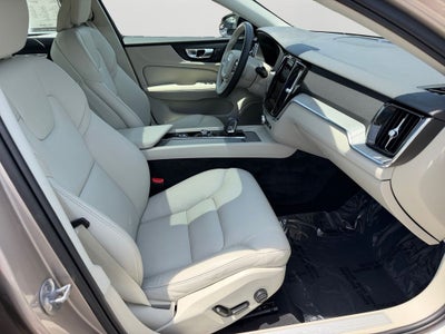 2024 Volvo S60 B5 Plus Dark Theme