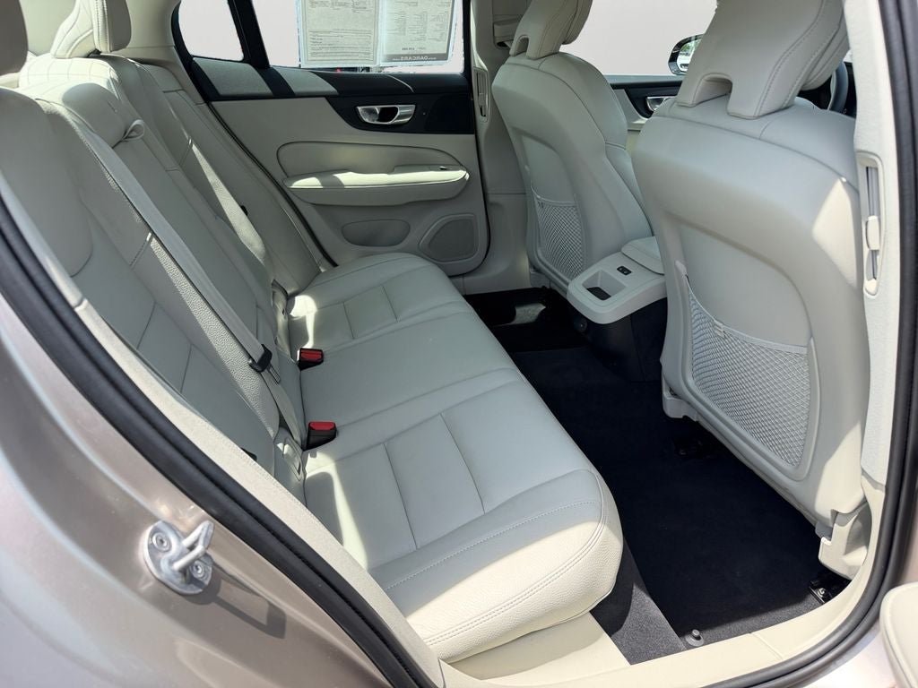 2024 Volvo S60 B5 Plus Dark Theme