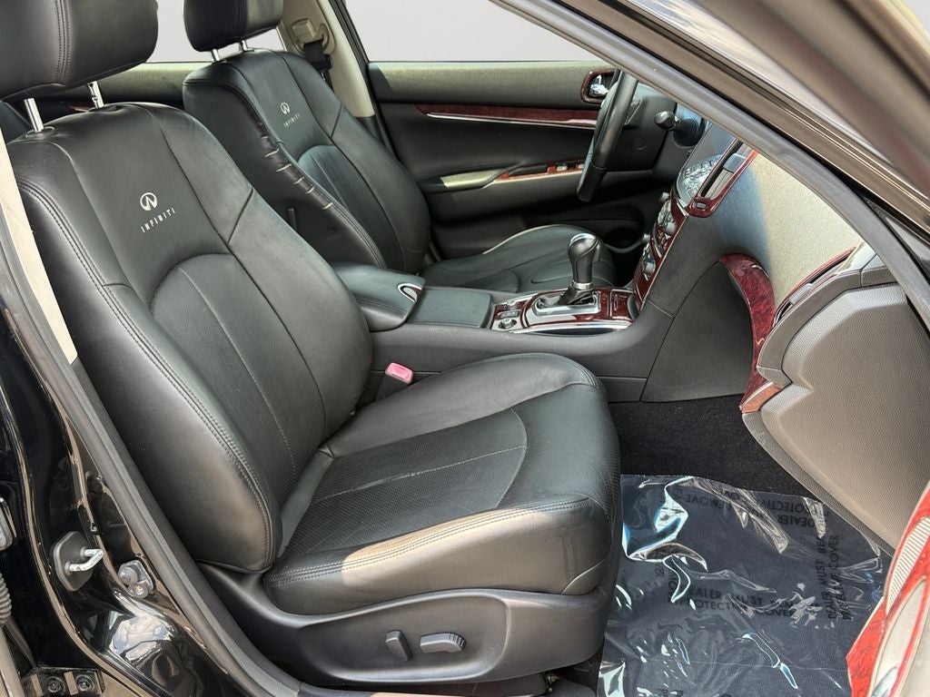 2011 INFINITI G37 X *Classic Clean Car*
