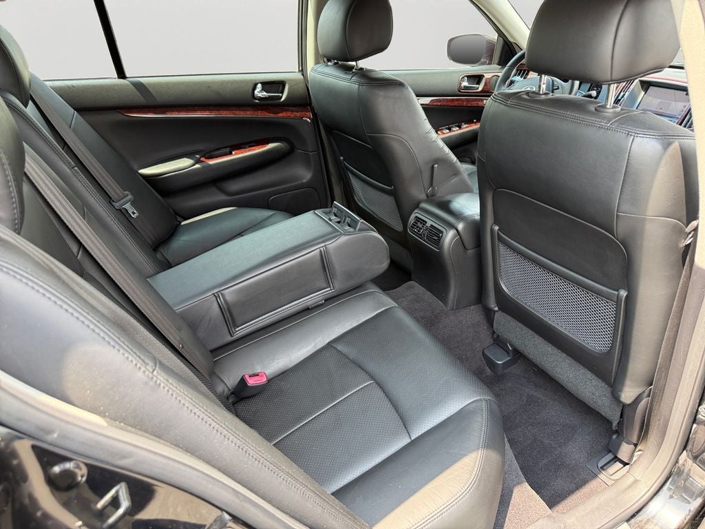 2011 INFINITI G37 X *Classic Clean Car*