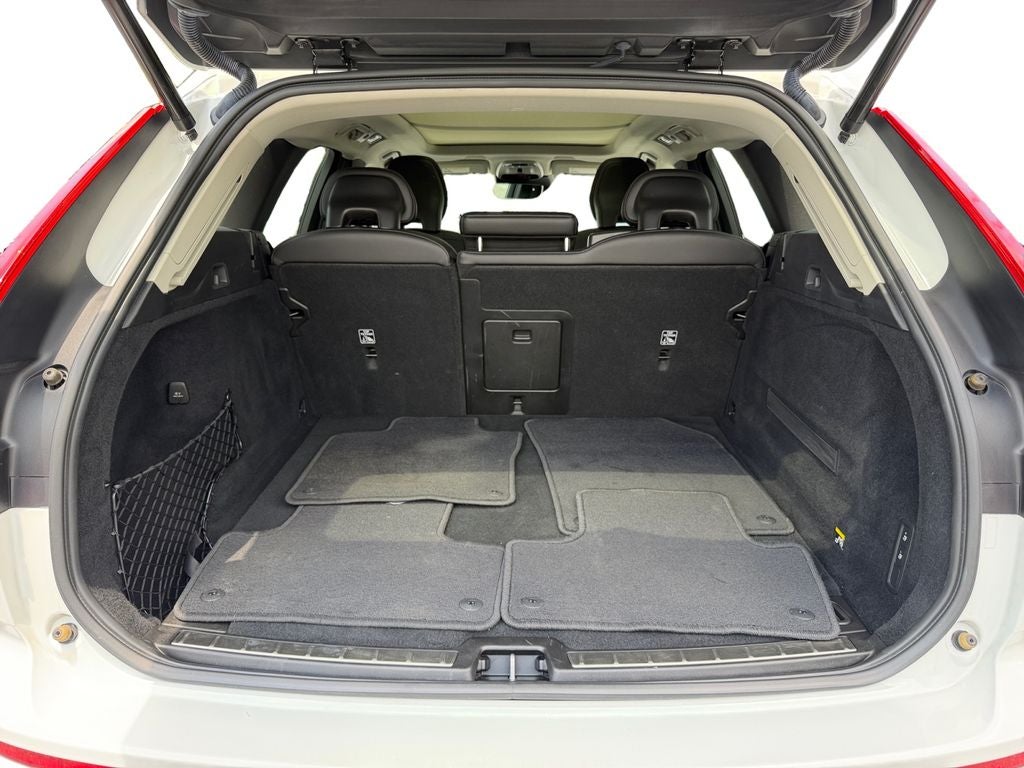 2019 Volvo XC60 T5 Momentum **Showroom Quality**