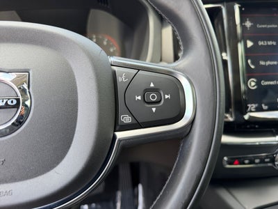 2019 Volvo XC60 T5 Momentum **Showroom Quality**