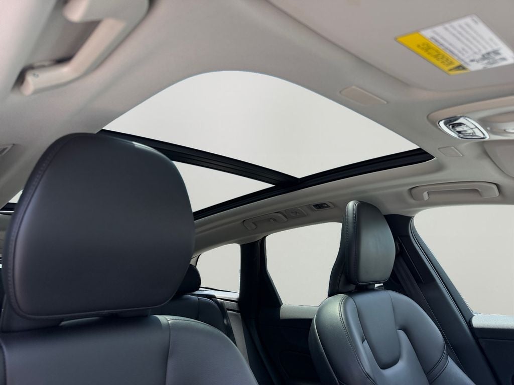 2019 Volvo XC60 T5 Momentum **Showroom Quality**