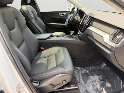 2019 Volvo XC60 T5 Momentum **Showroom Quality**