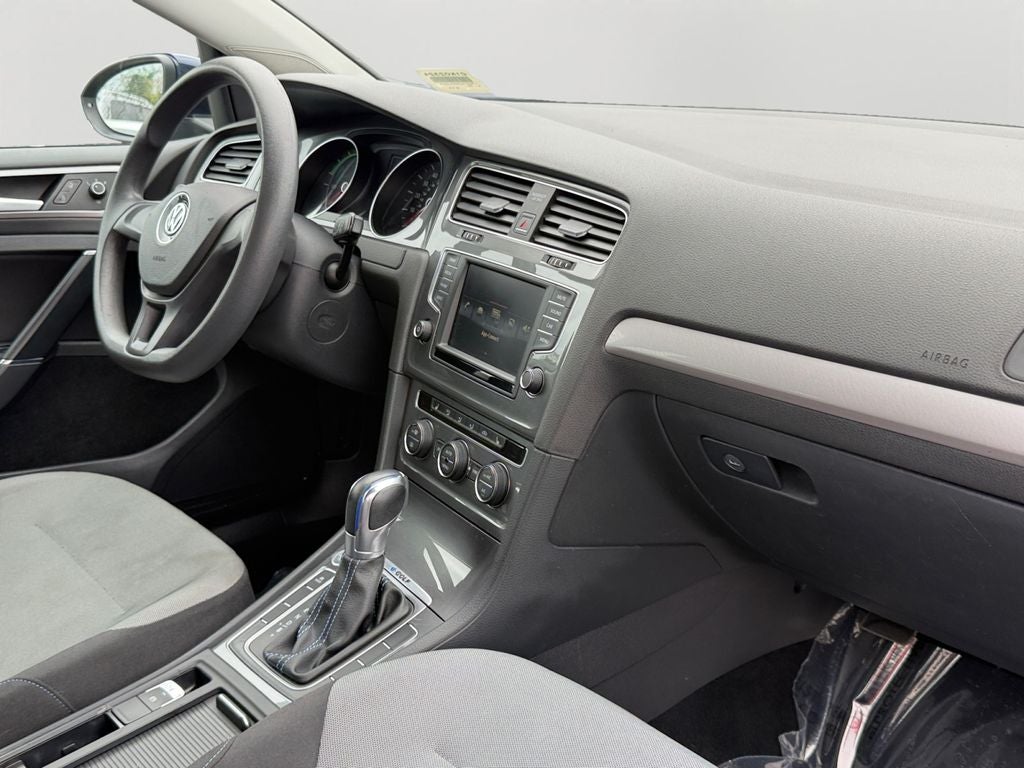 2016 Volkswagen e-Golf SE **Low Miles**Go Electric**