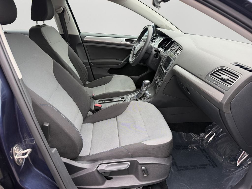 2016 Volkswagen e-Golf SE **Low Miles**Go Electric**
