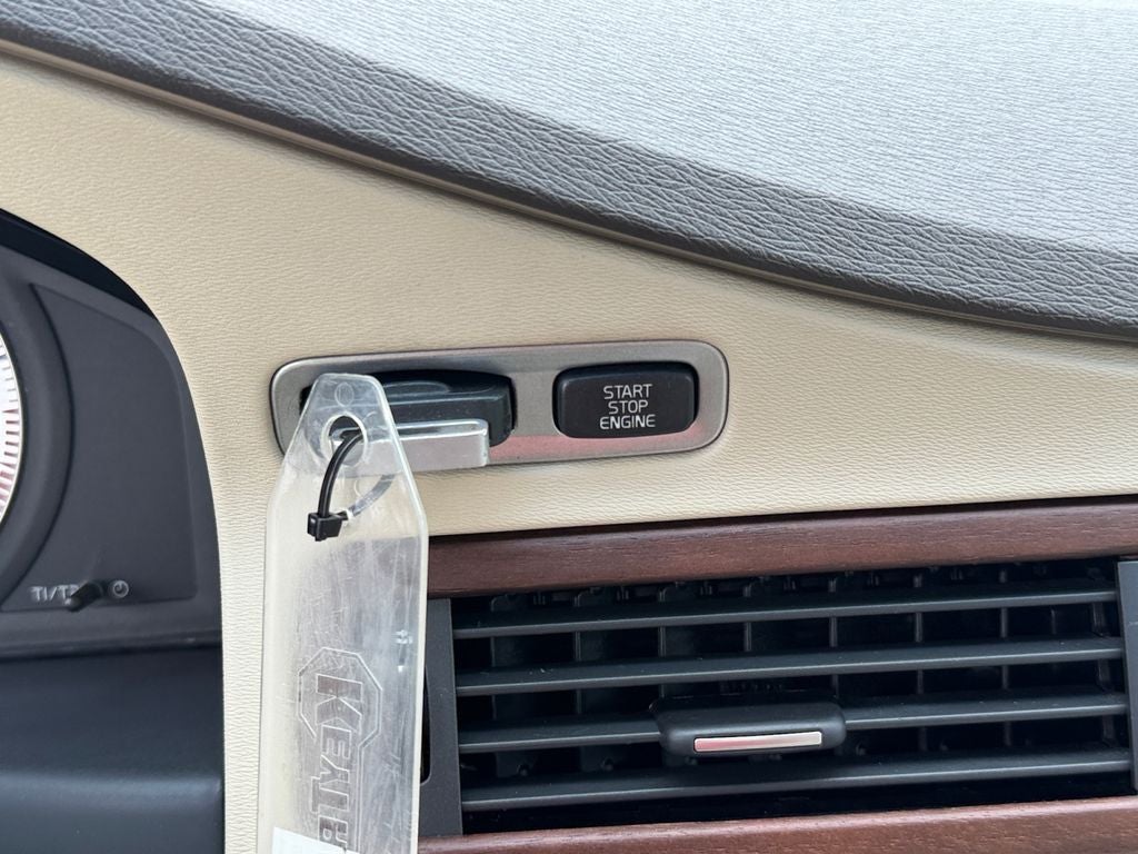 2011 Volvo S80 3.2 **GARAGE KEPT**CLEAN**