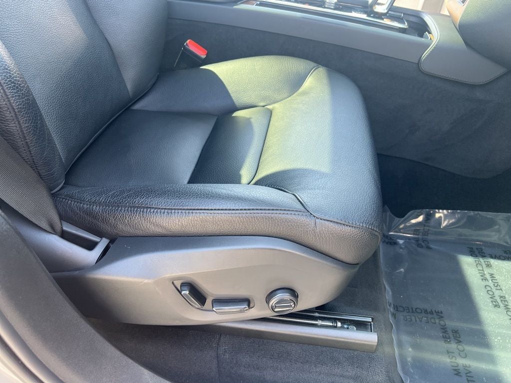 2023 Volvo XC90 B6 Plus 6-Seater