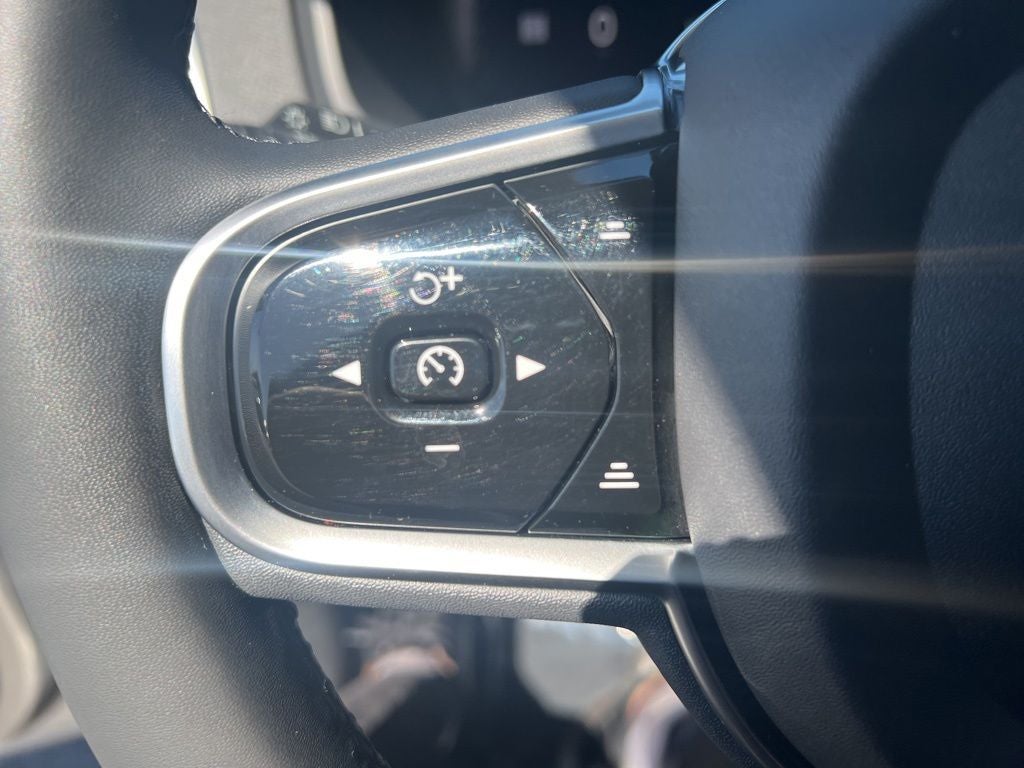 2023 Volvo XC90 B6 Plus 6-Seater