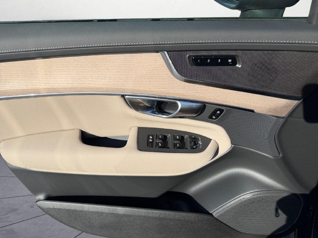 2026 Volvo XC90 B6 Plus 6-Seater