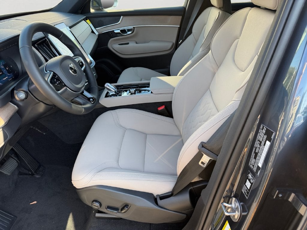 2026 Volvo XC90 B6 Plus 6-Seater